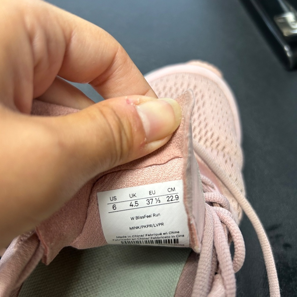 Lululemon running shoes - Picture 4 of 5